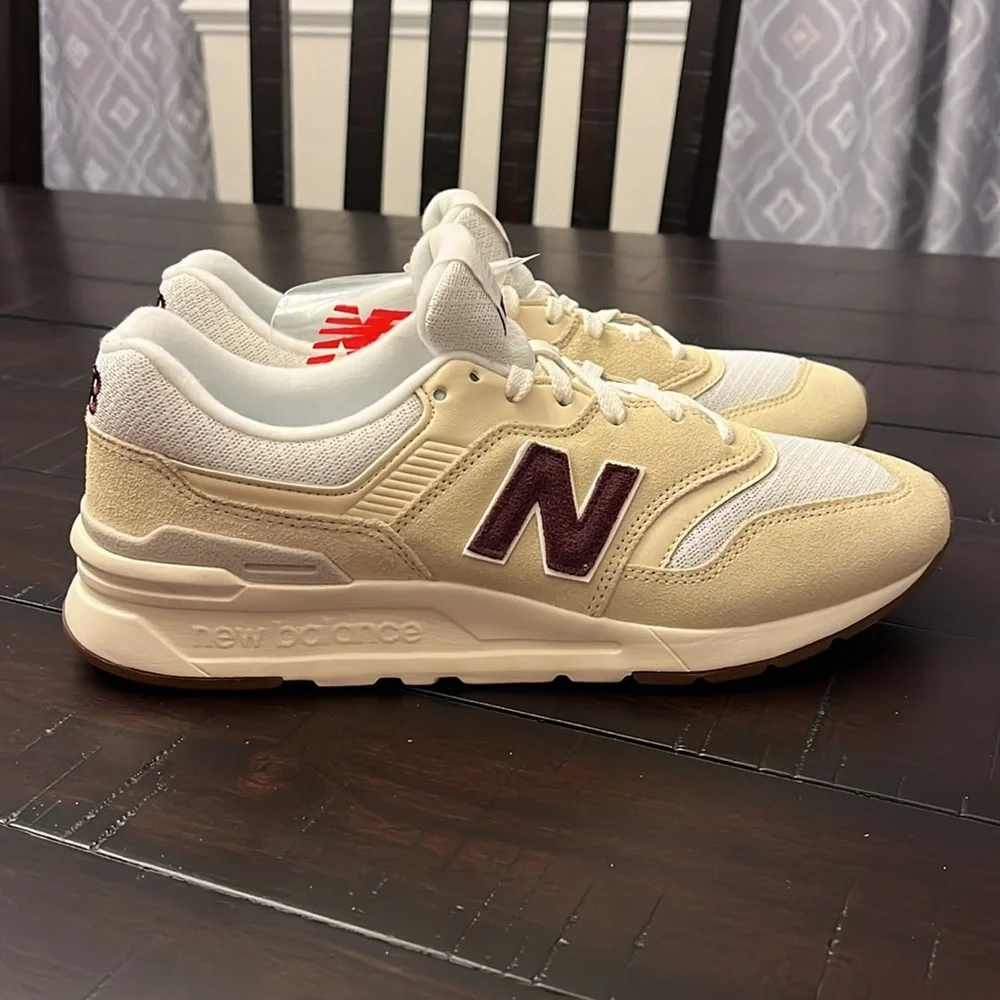 New Balance 997H Classics Shoes Sneakers CW997HRM 997 Womens Size 9.5 / Mens 8